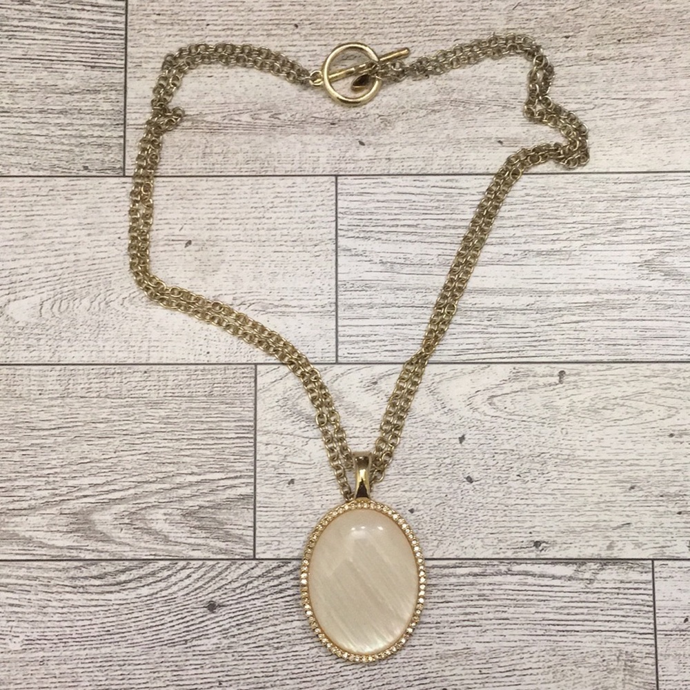Premier designs gold-tone pearl pendant necklace. Light wear. 16” around